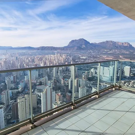 Apartment Highrise With Amazing Sea Views *