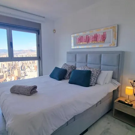 Highrise With Amazing Sea Views *