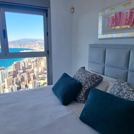 Highrise With Amazing Sea Views Apartment